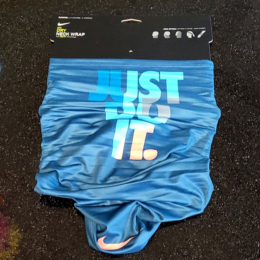 Nike Unisex Neck Wrap